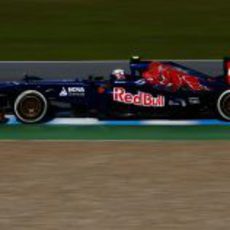 Daniel Ricciardo rueda en Jerez con el STR8