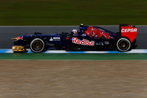 Daniel Ricciardo rueda en Jerez con el STR8