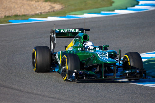 Giedo van der Garde toma una curva en Jerez