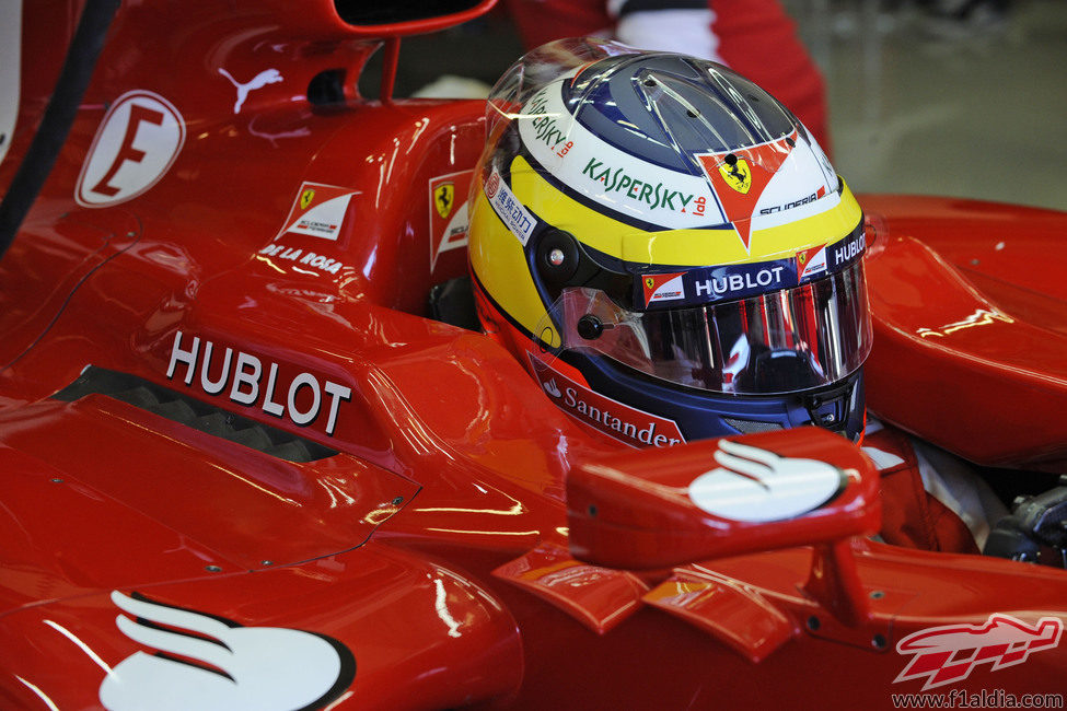 Detalle del cockpit de Pedro de la Rosa