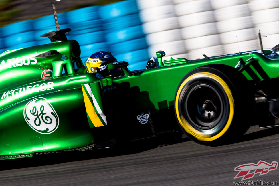 Charles Pic rueda con el Caterham CT03 en Jerez