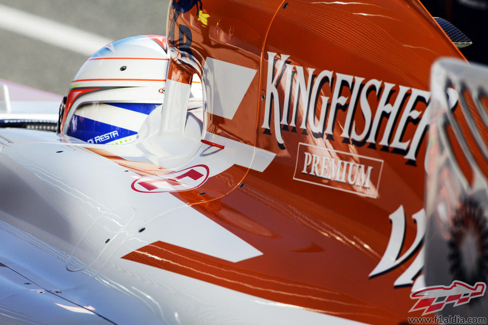 Paul di Resta en el pitlane de Jerez