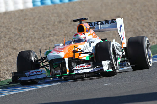 Paul di Resta pasa por la recta de Jerez