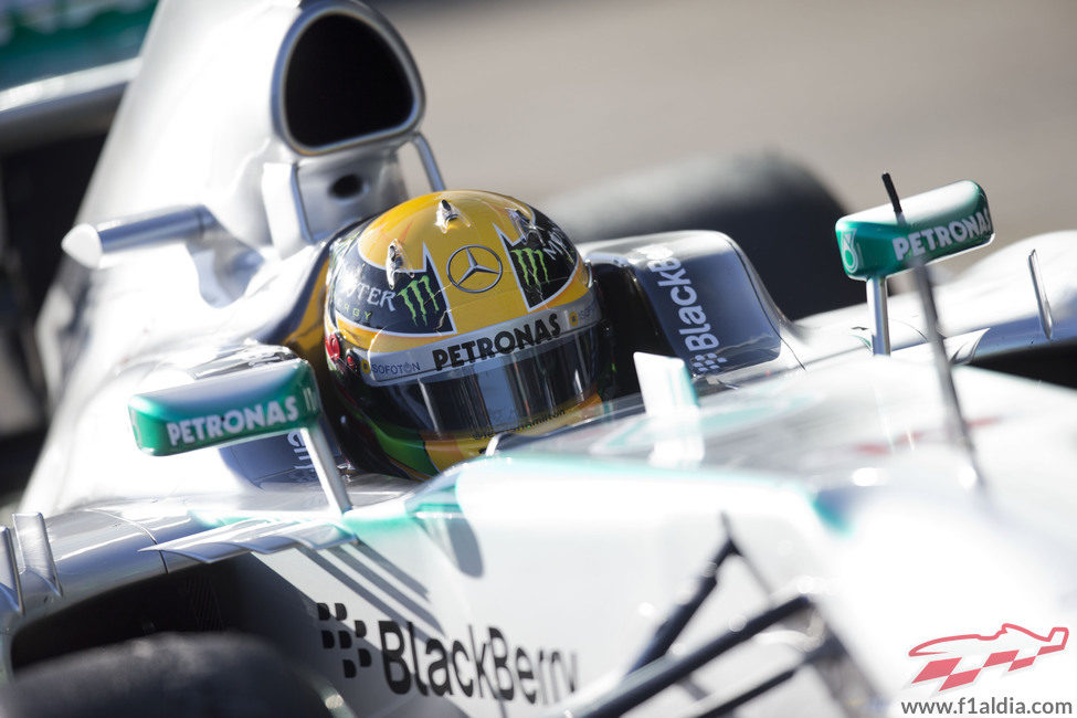 Lewis Hamilton, al volante del nuevo Mercedes W04