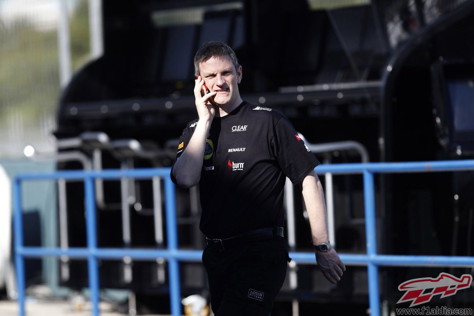 James Allison en el muro de Lotus