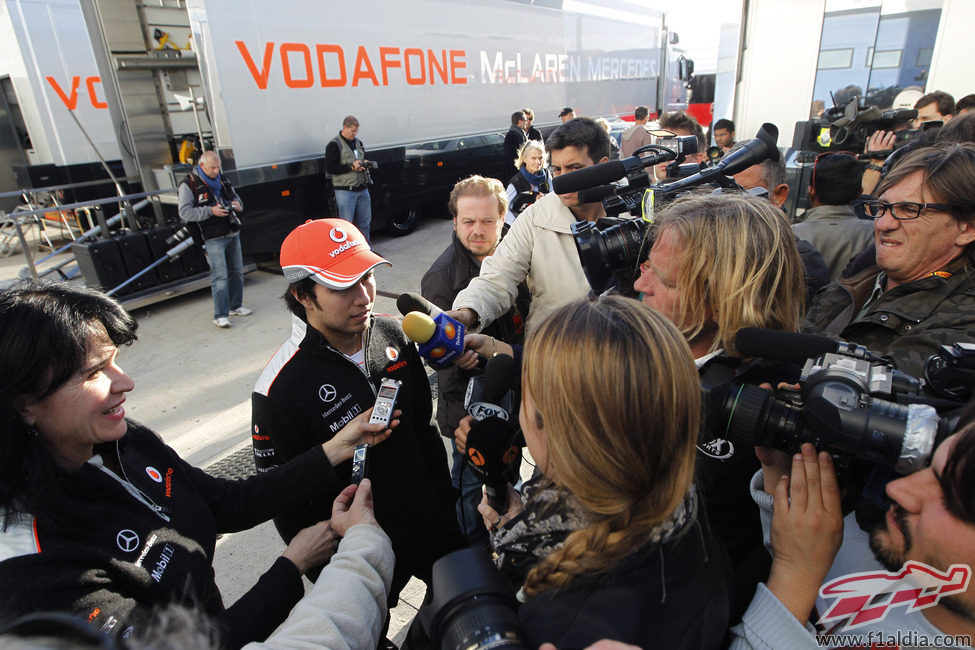 La prensa pendiente de Checo