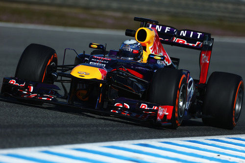 Sebastian Vettel pilota su nuevo monoplaza en Jerez