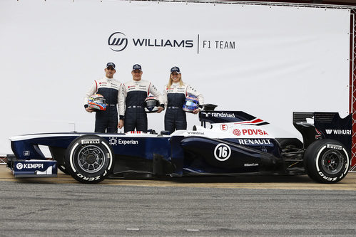Los tres pilotos de Williams junto al FW35