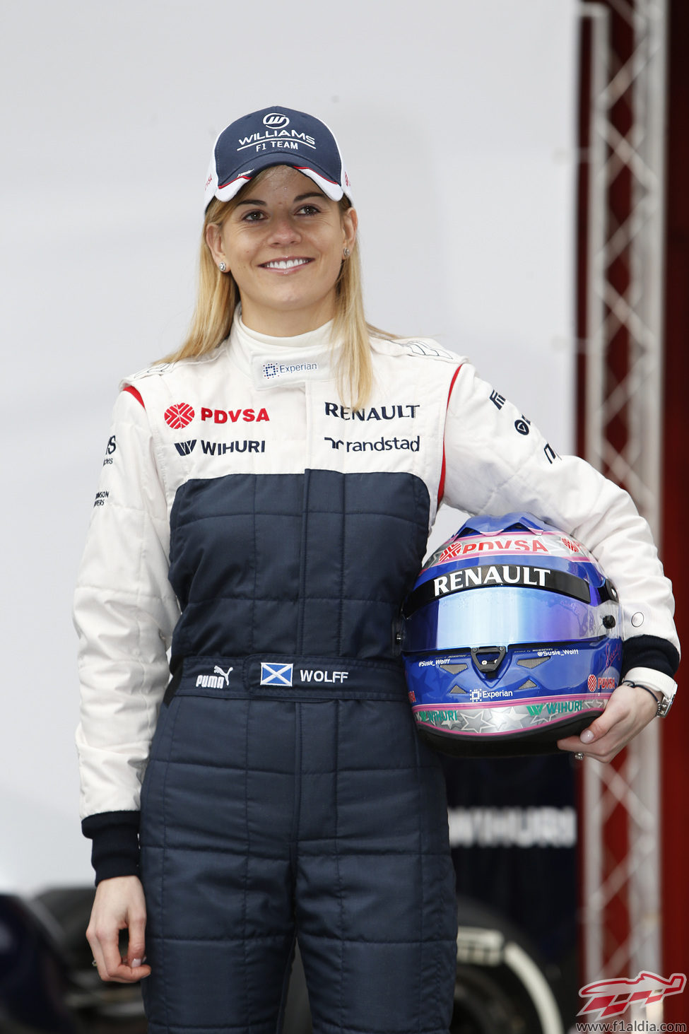 Susie Wolff, tercer piloto de Williams en 2013
