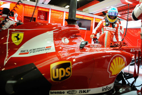 El español de Ferrari se sube en el F138
