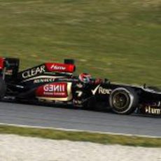 Kimi Räikkönen se estrena en Montmeló con el E21