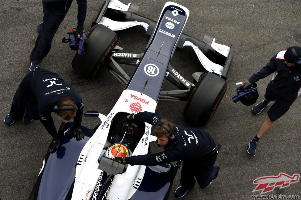 Decoración blanquiazul del FW35