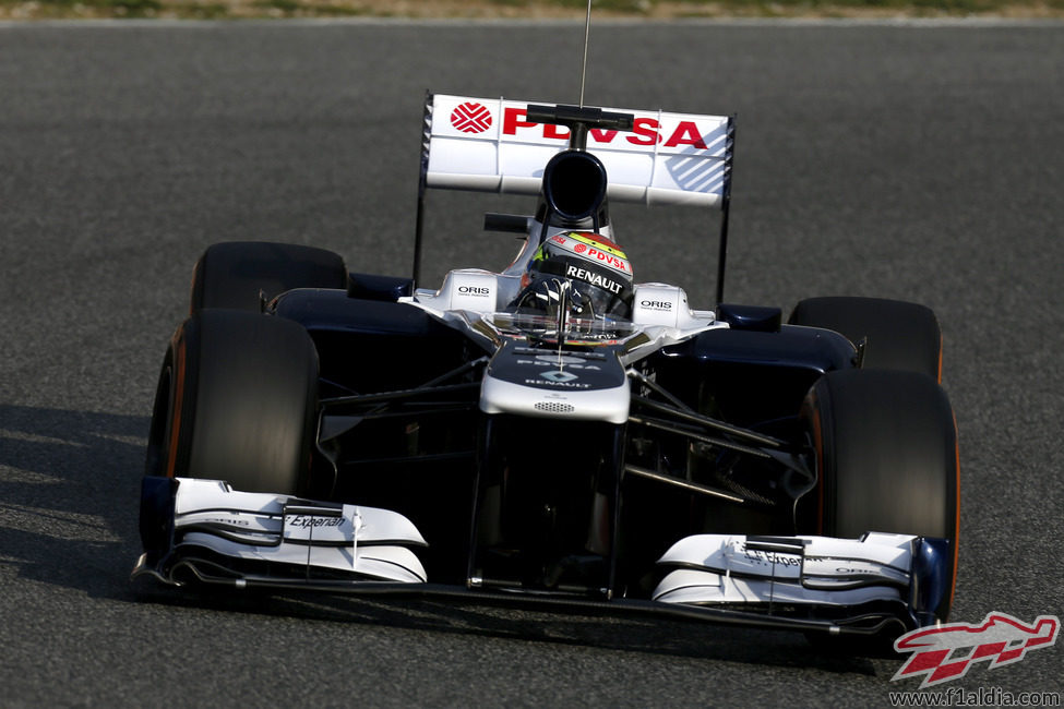 Pastor Maldonado al volante del FW35 en Barcelona
