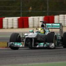 Nico Rosberg pilota el W04 en los test de Montmeló