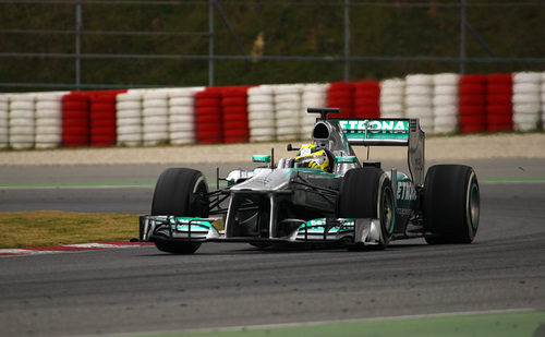 Nico Rosberg pilota el W04 en los test de Montmeló