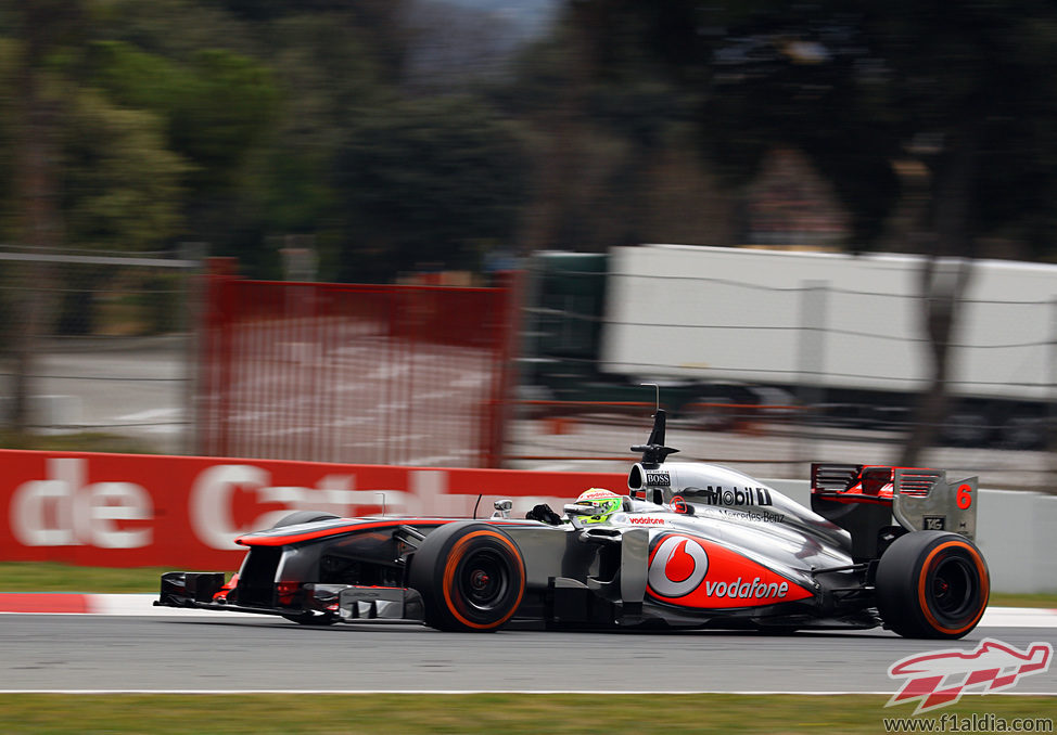 El MP4-28 avanza en Montmeló