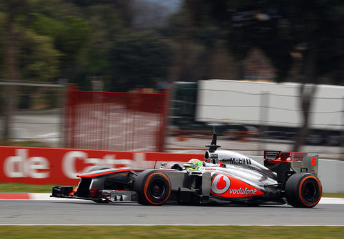 El MP4-28 avanza en Montmeló