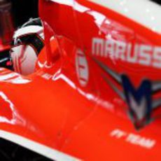 Max Chilton en el box de Marussia
