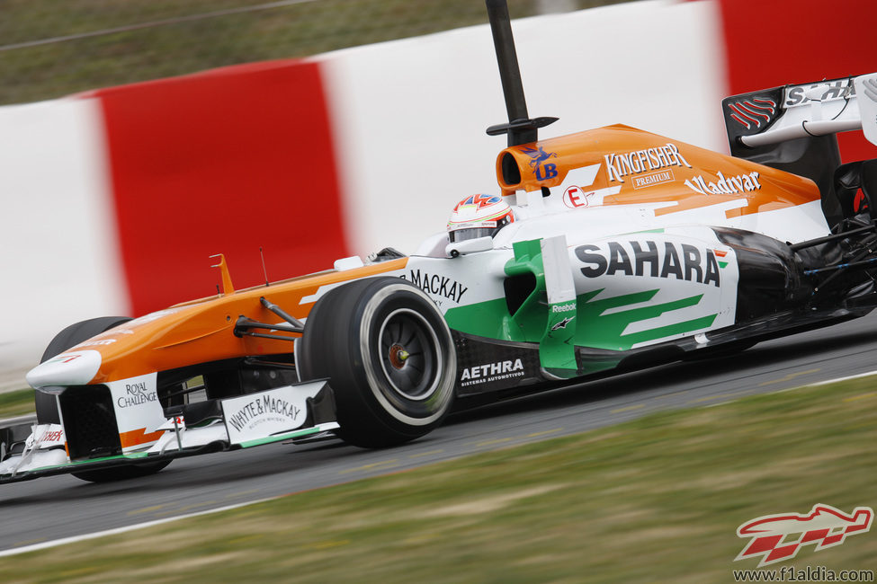 Paul di Resta con el VJM06 en Montmeló