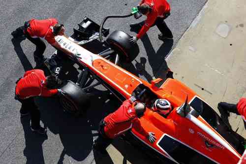 Max Chilton con el MR02 entrando de boxes