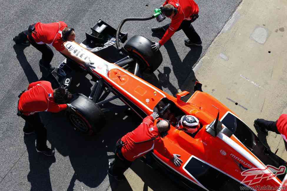 Max Chilton con el MR02 entrando de boxes