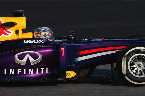 El RB9 en manos de Sebastian Vettel