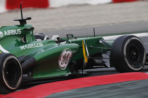 Giedo van der Garde rodando en Barcelona