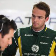 Giedo van der Garde en el box de Caterham