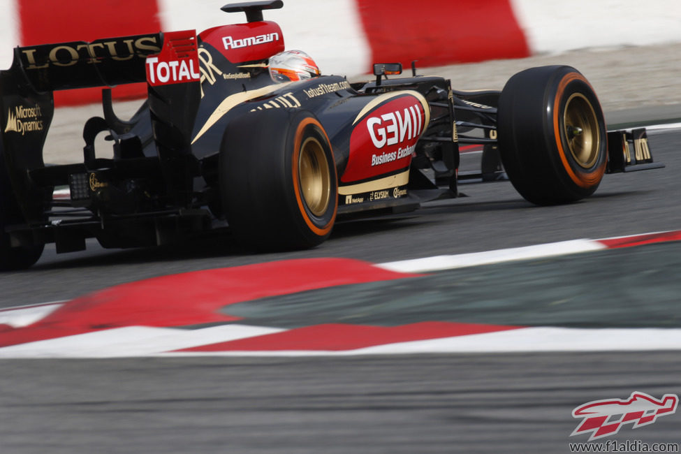 Romain Grosjean con el Lotus E21