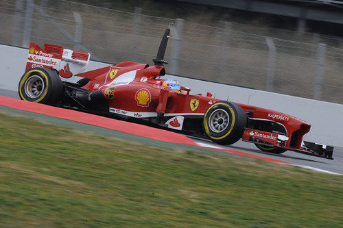 Fernando Alonso, rodando en Montmeló