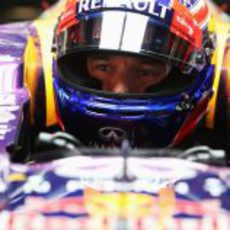 Mark Webber en el box de Red Bull