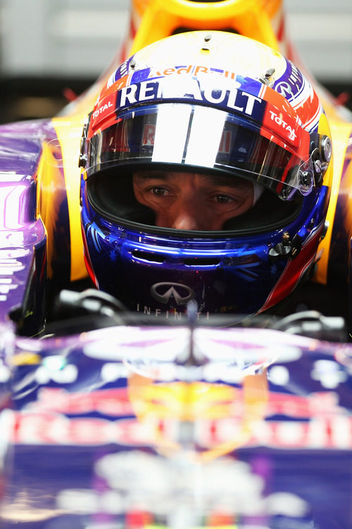 Mark Webber en el box de Red Bull