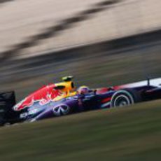 Mark Webber rompe el viento en Barcelona