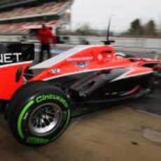 Max Chilton a pista con intermedios