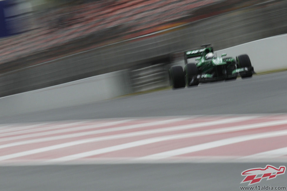 Giedo van der Garde rodando en Barcelona