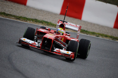 Felipe Massa en la curva 5 del Circuit de Catalunya
