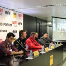 La mesa de invitados al FOTA Fans' Forum al completo