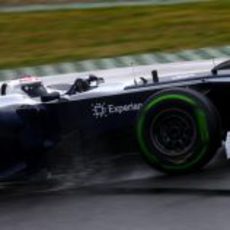 Valtteri Bottas con los intermedios en el Circuit de Catalunya