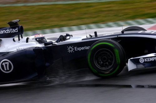 Valtteri Bottas con los intermedios en el Circuit de Catalunya