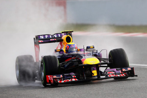 Mark Webber sobre mojado en el Circuit de Catalunya