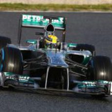 Lewis Hamilton con neumáticos de lluvia en Barcelona