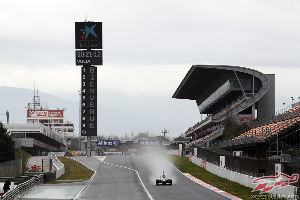 Lluvia en la primera jornada de test en el Circuit de Catalunya
