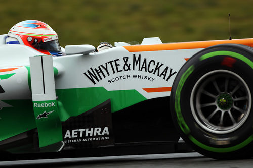 Paul di Resta con neumáticos intermedios en su Force India