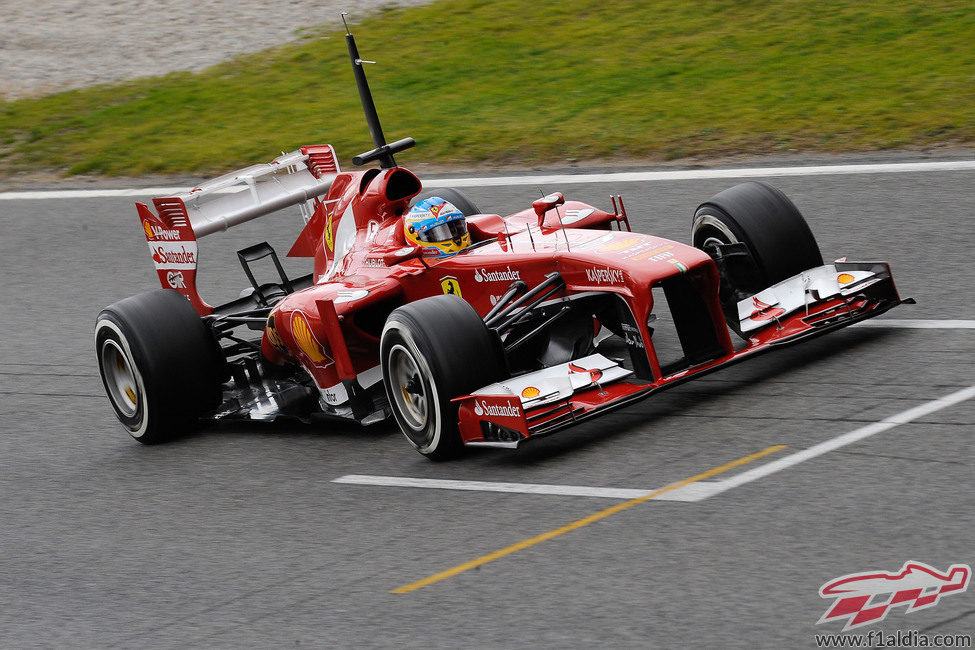 La pista se secó y Fernando Alonso pudo rodar con slicks