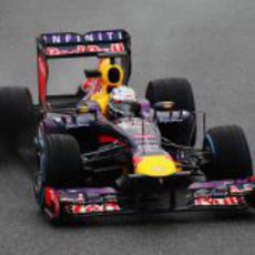 Sebastian Vettel volvió a subirse al RB9 en Barcelona