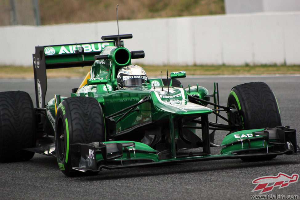 Giedo van der Garde rueda con los intermedios en Montmeló