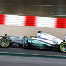 Lewis Hamilton marcó el mejor tiempo en su último día de test