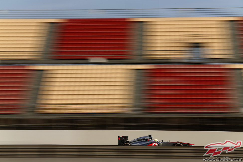 Sergio Pérez a toda velocidad con McLaren en Barcelona