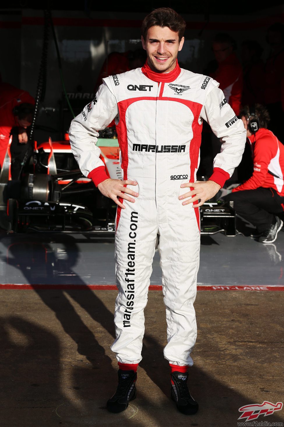 Jules Bianchi vestido con los colores de Marussia en Barcelona