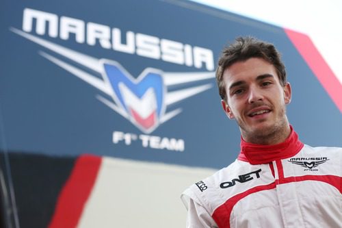 Jules Bianchi sonríe tras encontrar su hueco en Marussia para 2013
